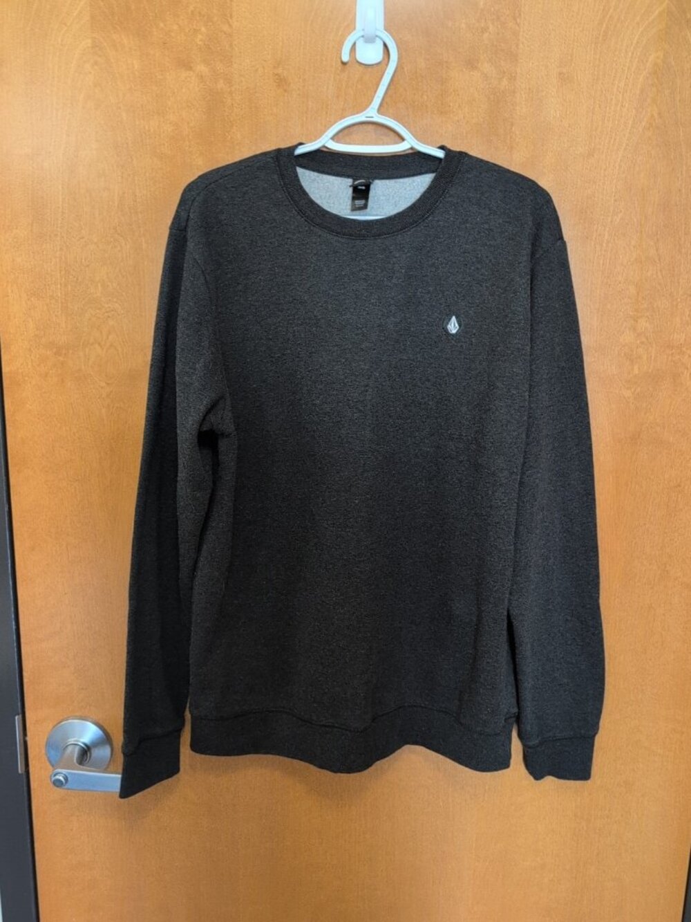 Volcom Sweater Mens L Black Long Sleeve Pullover Crewneck Polo Logo Cotton Blend